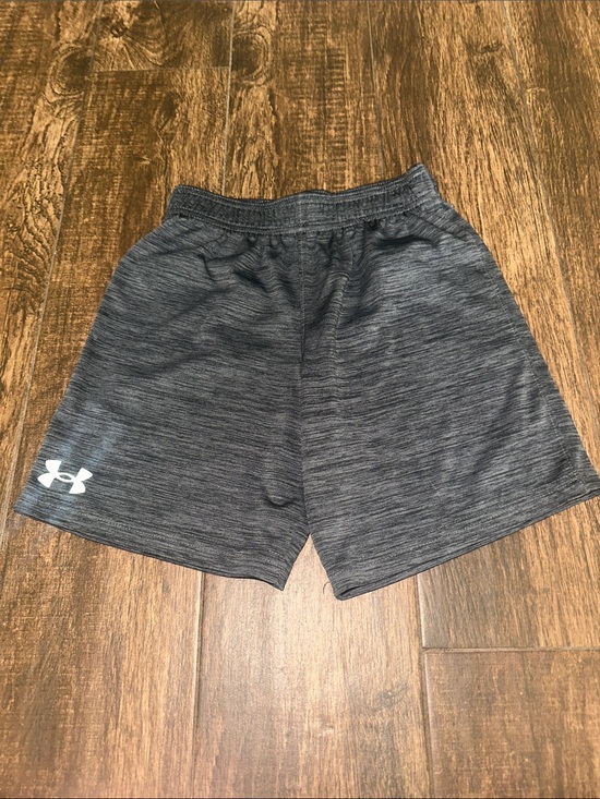 Under Armour Other - Under Armour boys Heathered Charcoal Athletic Shorts size 7